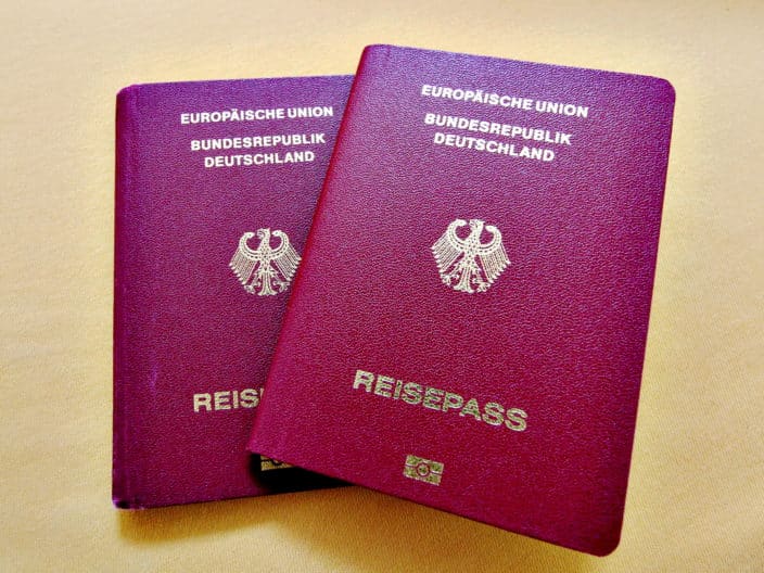 Zweiter Reisepass, Reisepass
