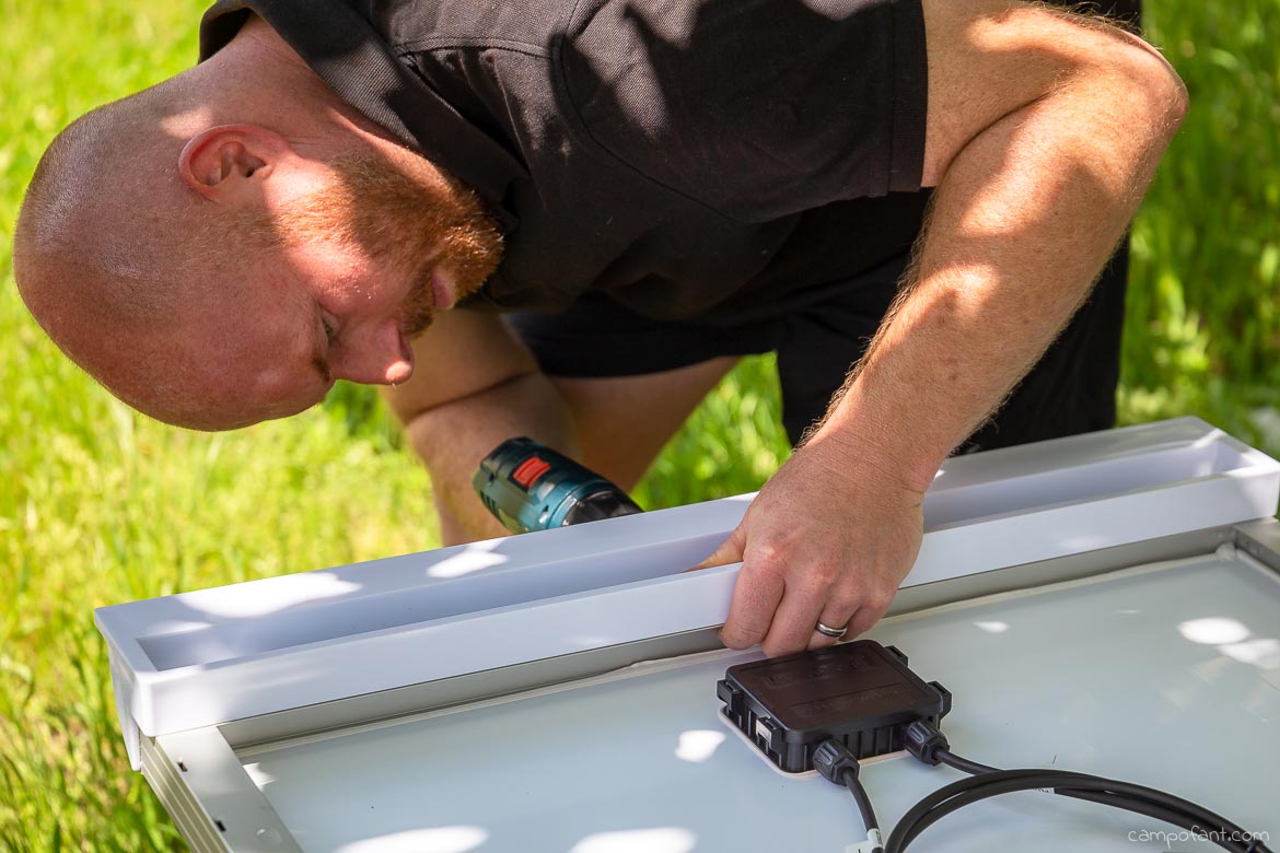 Solaranlage montieren Haltespoiler anbringen