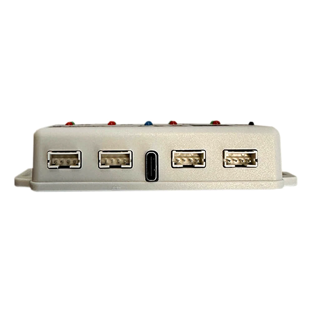 schnittstellenerweiterung-usb-quadport-1 USB Quadport VE.Direct Schnittstellenerweiterung – Frontansicht mit vier VE.Direct-Ports und USB-C-Anschluss