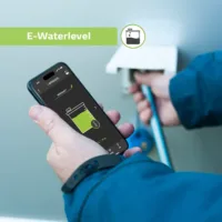 E-Trailer E-Waterlevel App-Anzeige bei vollem Wassertank, Installation am Wassertank